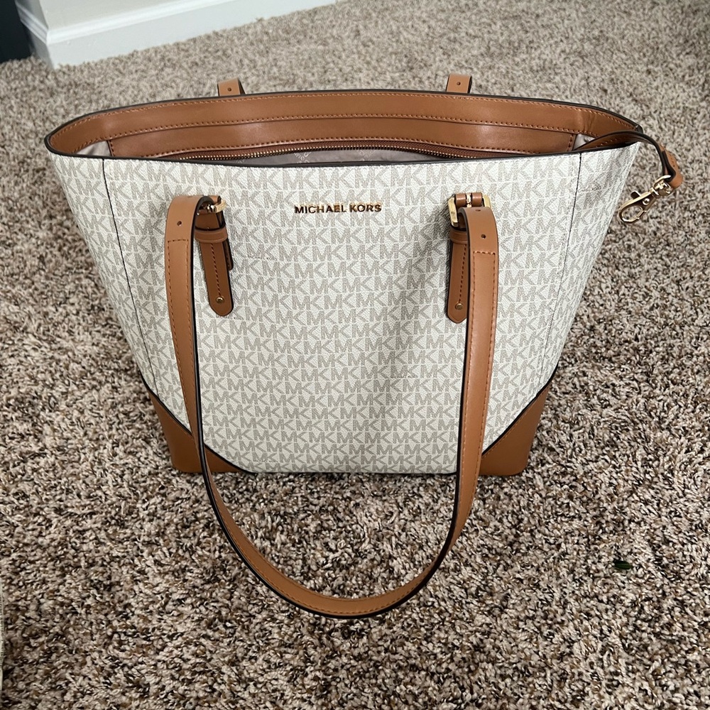 Michael kors white and tan tote purse